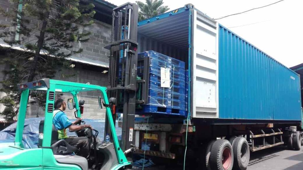 Cargo Container Jakarta Maumere